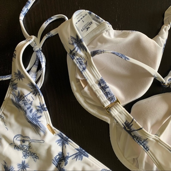 HOLLISTER Ruffle White and Blue Beach Bikini Top and Bottom - Picture 8 of 13